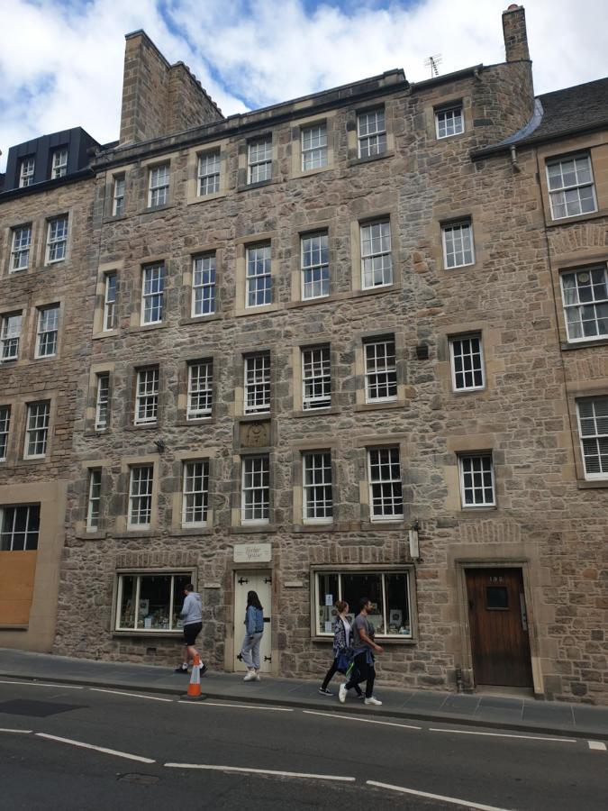 Canongate - Spacious And Historic 2 Bed Flat On Royal Mile Edinburgh Bagian luar foto